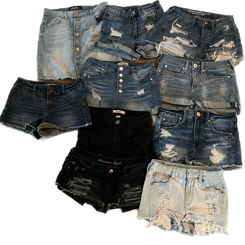 Lot of 9 pairs of shorts and 1 skirt